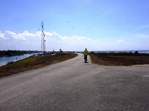 Lake Okeechobee Scenic Trail, Northeast section